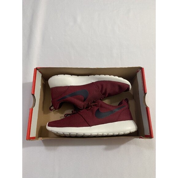 New Mens Size 7 Team Red Nike Roshe One Running Shoes 511881 613 - Picture 1 of 9
